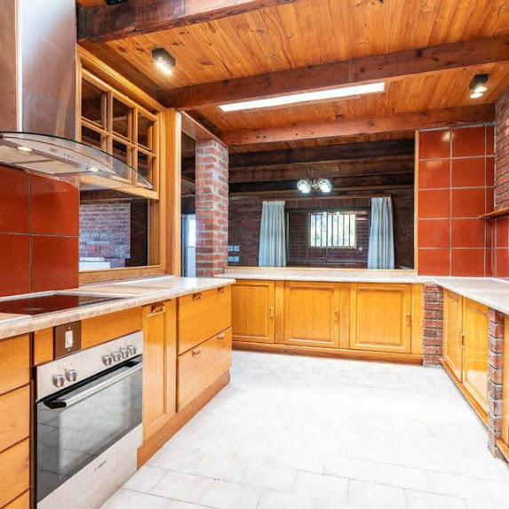 Cleaning Kitchen in Bakoven