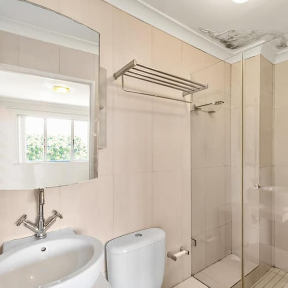 Bathroom Deep Cleaning session Kenilworth