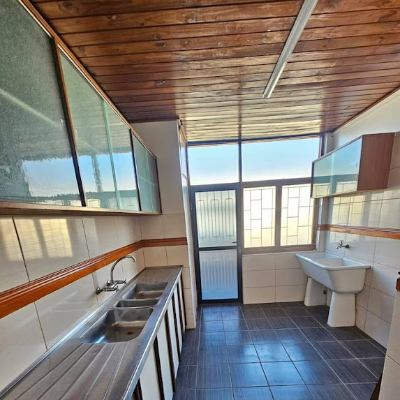 Kitchen Cleaning During a 5 bedroom cleaning service in Southfield Cape Town